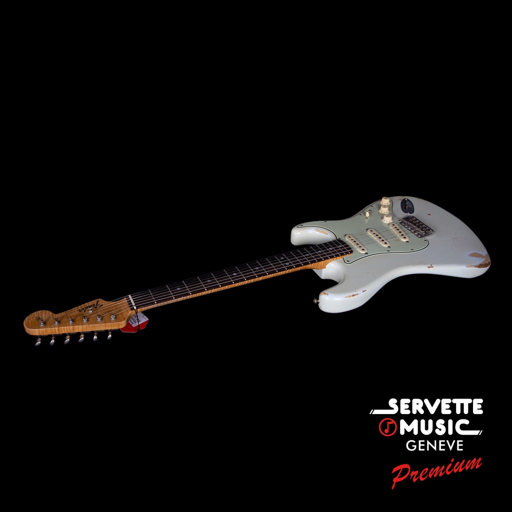 Fender CS Strat 65 Masterdesign Relic RW Aged Pale Sonic Blue-6